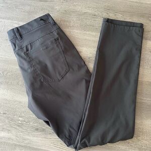 Tommy Bahama like new size 32 by 34 men's gray pants
Worn once, retail $148